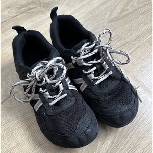 Xero Shoes Black youth kids size 3
